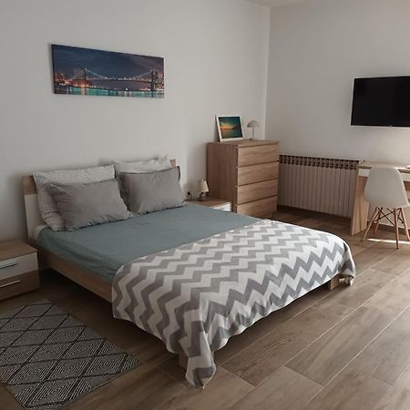 Studio Apartman Dori Pula Buitenkant foto