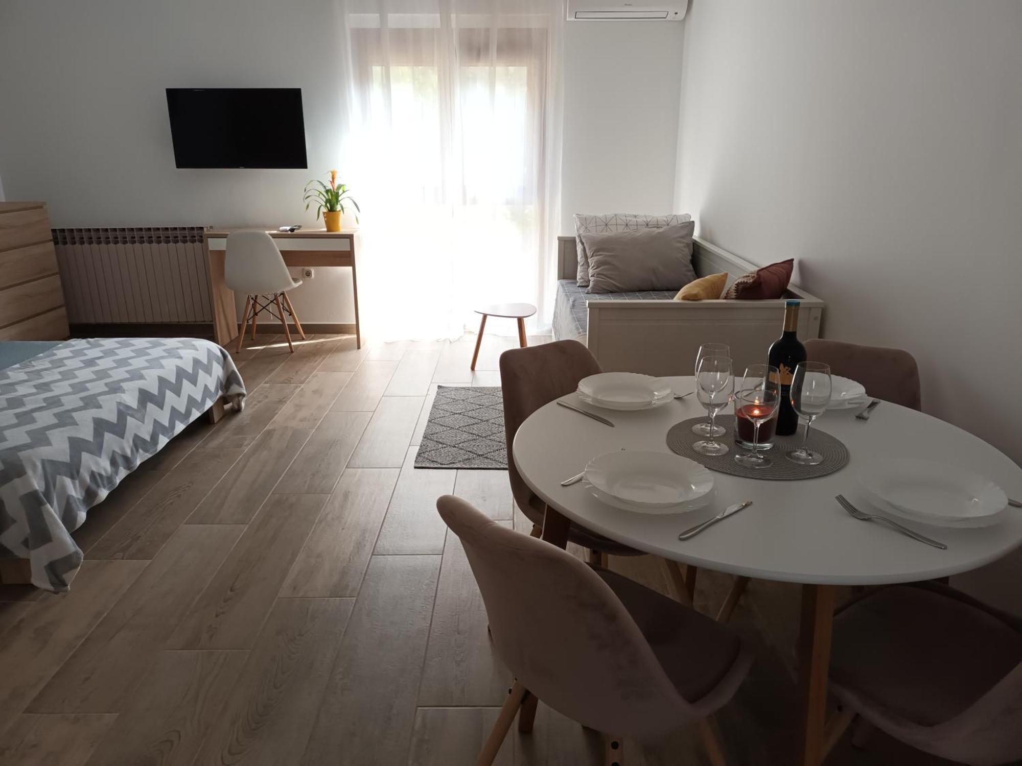 Studio Apartman Dori Pula Buitenkant foto