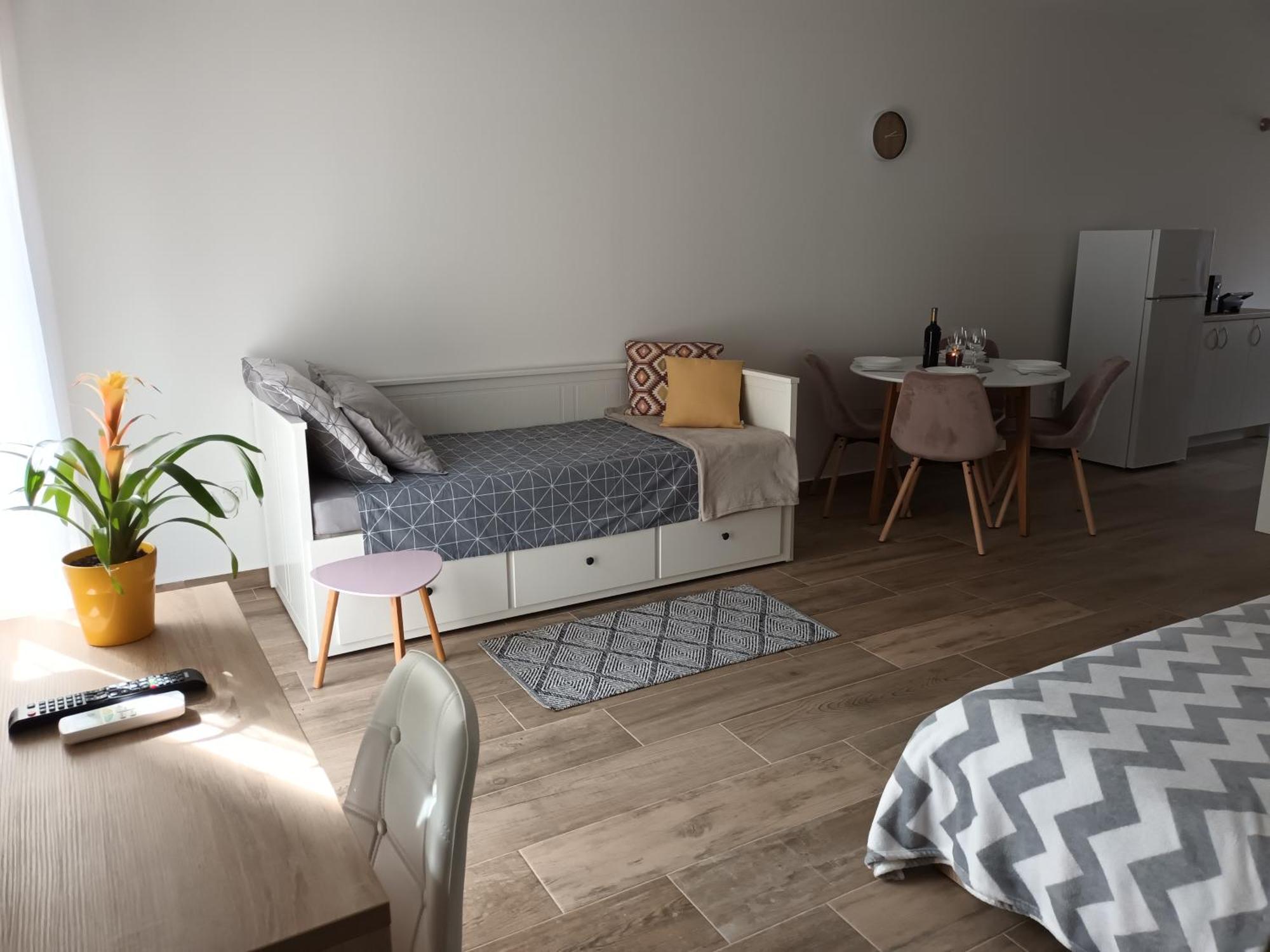 Studio Apartman Dori Pula Buitenkant foto